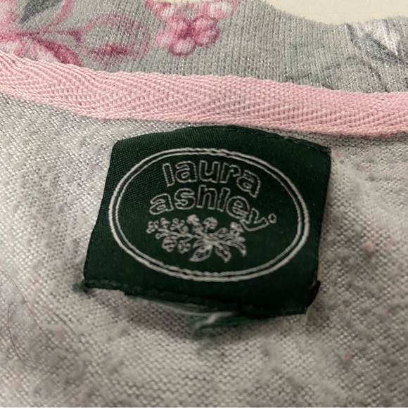 Laura Ashley Ladies Pajama’s two piece set gray/pink Size Small - Picture 6 of 9